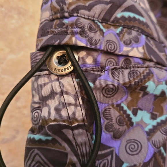 Patagonia Floral/Geometric Shorts in Size 6 - Picture 7 of 9